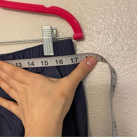 COLUMBIA woman’s navy blue nylon pull on hiking fishing shorts 6” plus size 1X - Picture 7 of 10